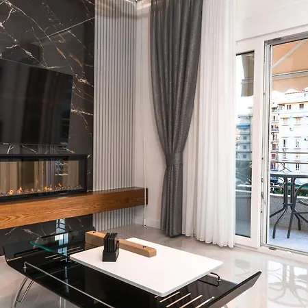 Central & Stylish In Thessaloniki